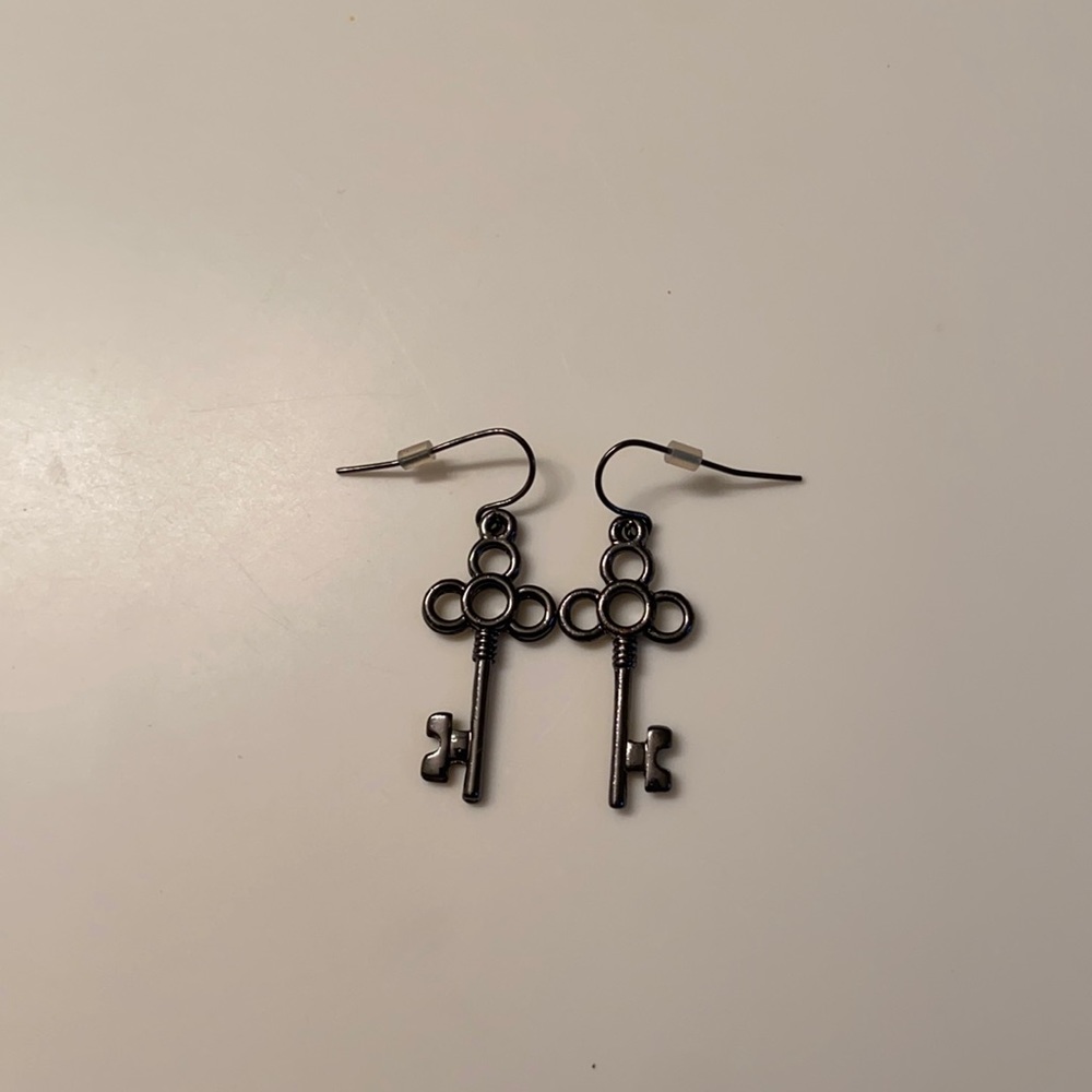 Women’s earrings